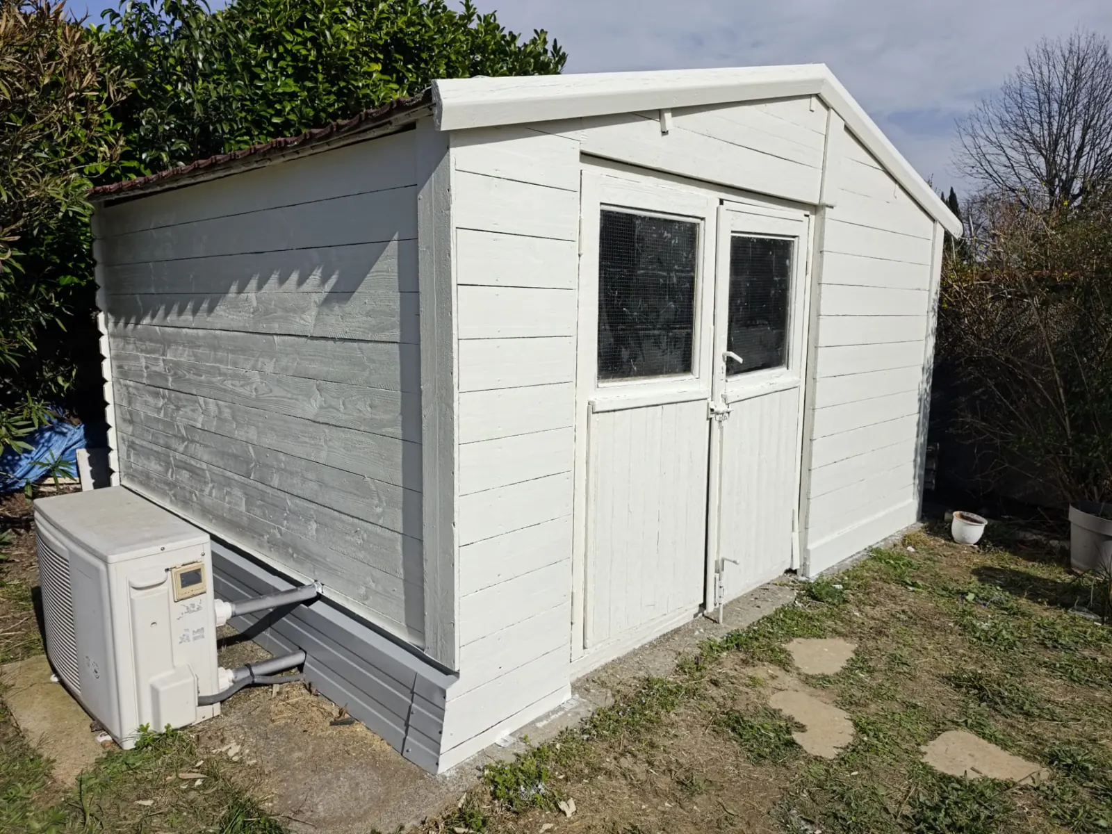 Rénovation complète d'un abri de jardin — après travaux