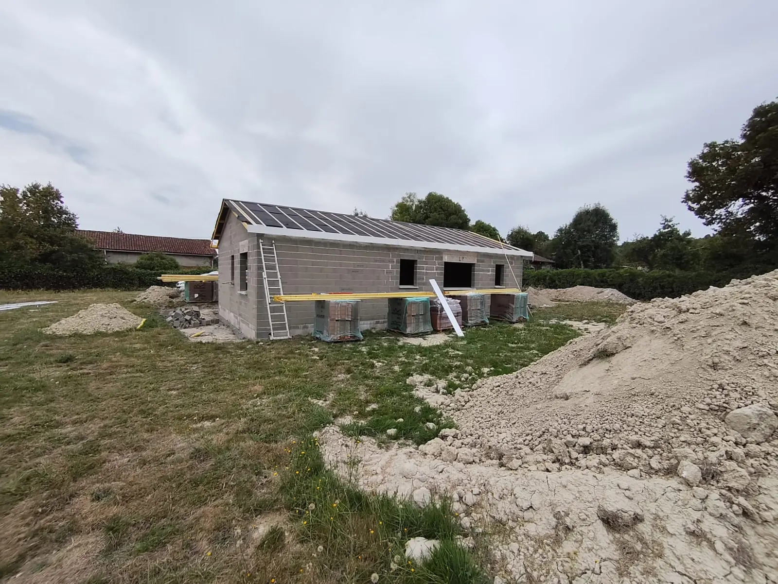 Vue d'ensemble du chantier avant couverture